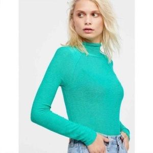 FREE PEOPLE Kelly Green Weekends Snuggles Turtleneck Top
